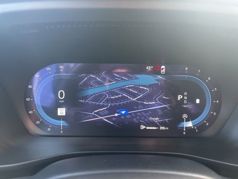 Certified 2025 Volvo XC40 B5 Plus image 20