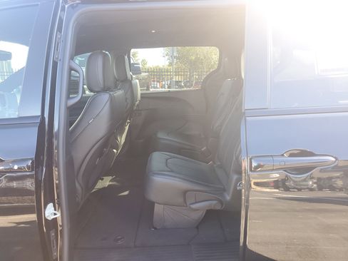 New 2026 Chrysler Pacifica Select image 7