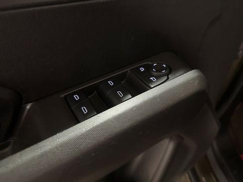 Used 2023 Chevrolet Colorado W/T image 10