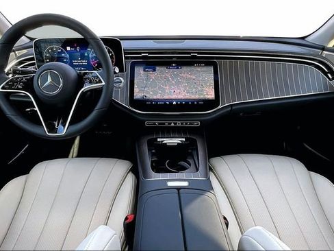 New 2026 Mercedes-Benz E 350 4MATIC Sedan image 5