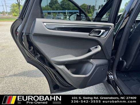 Used 2017 Porsche Macan image 12