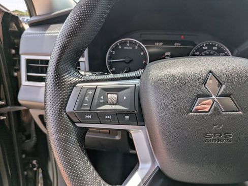 Used 2025 Mitsubishi Outlander SE FWD image 31