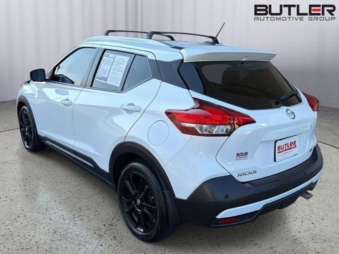 Used 2020 Nissan Kicks SR w/ SR Premium Package FWD image 4