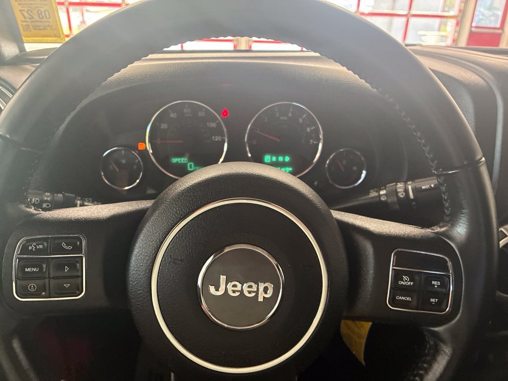 Used 2017 Jeep Wrangler Unlimited Rubicon w/ Cold Weather Group AWD/4WD image 40