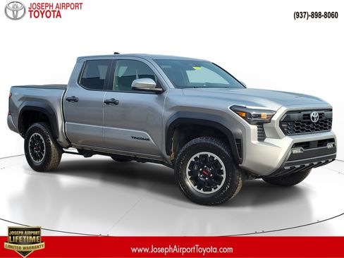 Used 2025 Toyota Tacoma TRD Off-Road AWD/4WD image 1