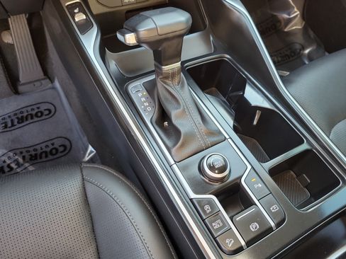 Certified 2025 Kia Sorento S w/ Panoramic Sunroof Package FWD image 22