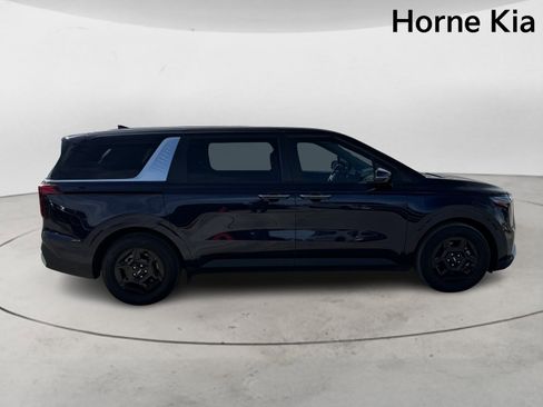 New 2026 Kia Carnival image 3