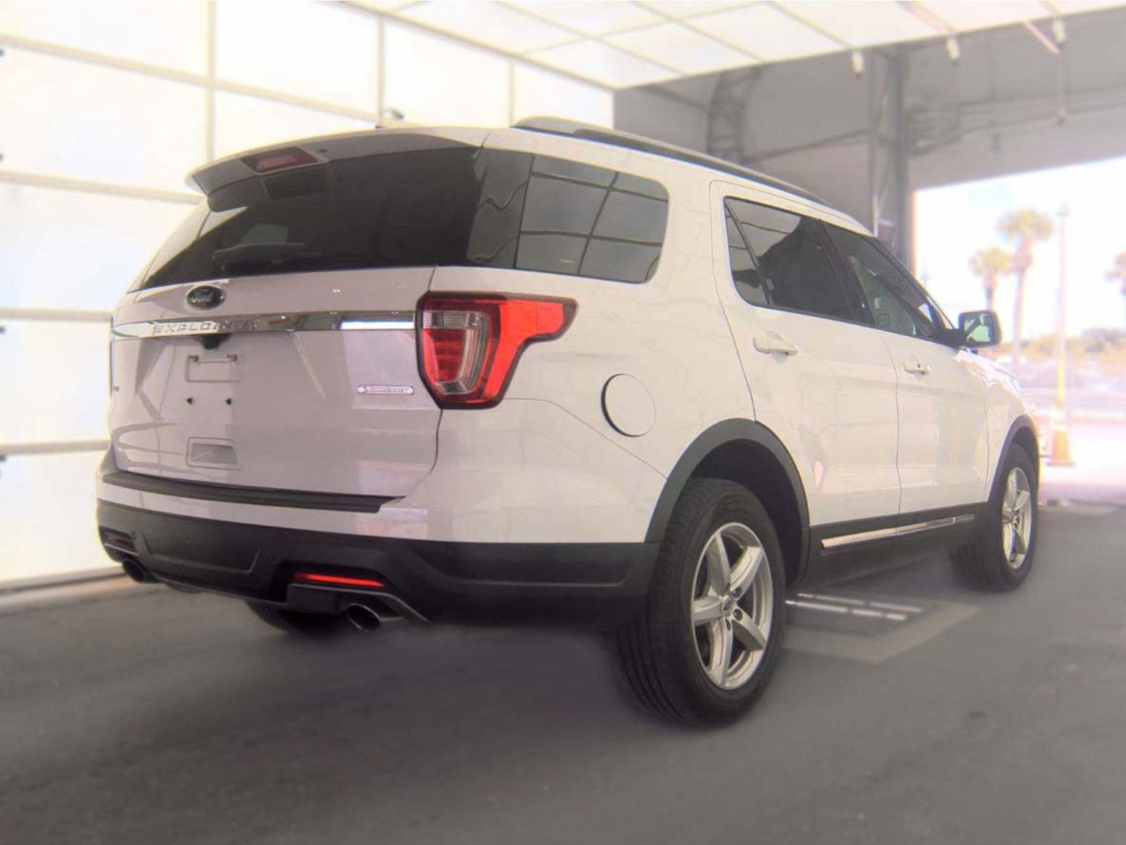 Used 2019 Ford Explorer XLT FWD image 2