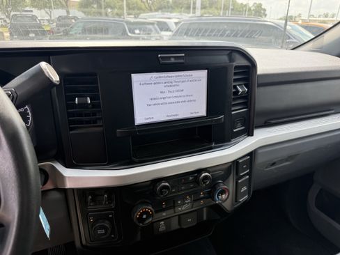 Used 2025 Ford F250 XLT AWD/4WD image 19