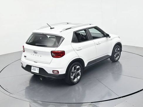 Used 2024 Hyundai Venue SEL FWD image 40
