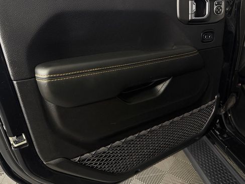 Used 2025 Jeep Wrangler Unlimited Sahara AWD/4WD image 25