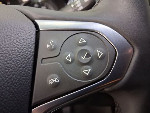 Used 2023 Chevrolet Traverse LT image 25