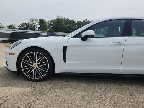 Used 2019 Porsche Panamera 4 image 6