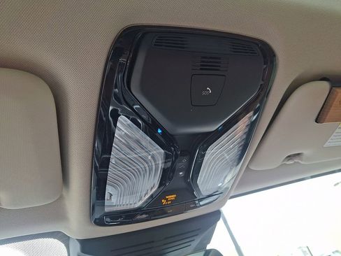 Used 2023 BMW X7 xDrive40i w/ Parking Assistance Package image 27