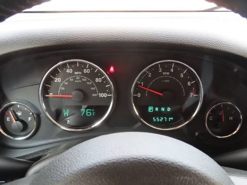 Used 2016 Jeep Wrangler Unlimited Rubicon w/ Connectivity Group AWD/4WD image 32