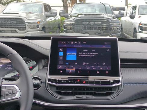 New 2026 Jeep Compass Latitude image 18