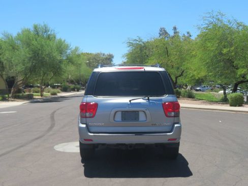 Used 2006 Toyota Sequoia SR5 AWD/4WD image 12