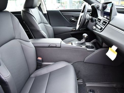 New 2025 Lexus ES 350 w/ Premium Package image 30