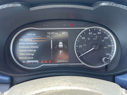 Used 2025 Nissan Versa SV FWD image 40
