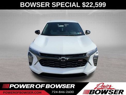 Used 2024 Chevrolet Trax RS w/ Driver Confidence Package FWD image 3