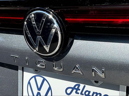 New 2026 Volkswagen Tiguan SE image 15
