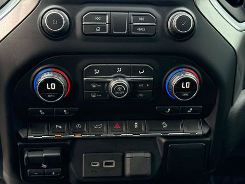 Used 2019 Chevrolet Silverado 1500 RST image 26