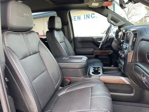 Used 2021 Chevrolet Silverado 1500 High Country w/ Technology Package image 16