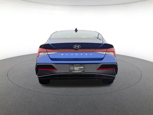 Used 2025 Hyundai Elantra SEL image 6
