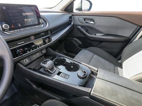 Used 2023 Nissan Rogue SV image 19