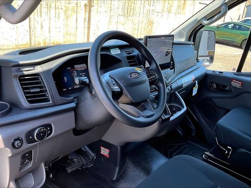 Used 2026 Ford Transit 250 Low Roof RWD image 18
