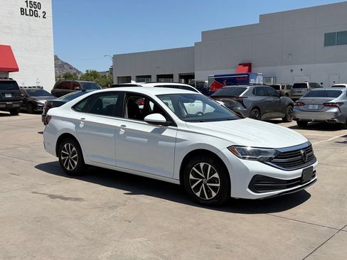 Used 2024 Volkswagen Jetta S FWD image 3