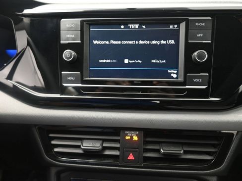 Used 2022 Volkswagen Taos S image 11