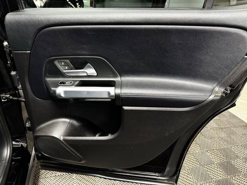 Used 2020 Mercedes-Benz GLB 250 GLB 250 image 51