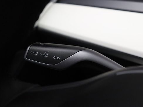 Used 2022 Tesla Model 3 Standard Range image 41