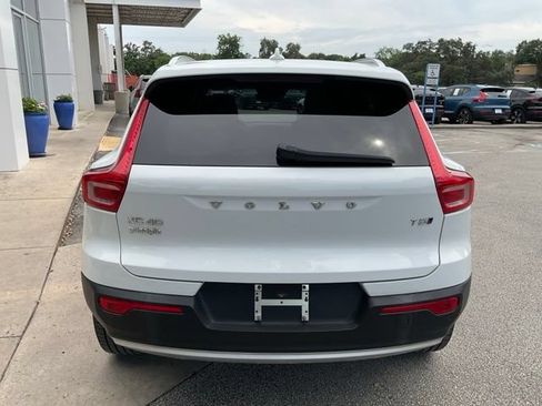 Used 2020 Volvo XC40 T5 Momentum w/ Protection Package Premier AWD/4WD image 6