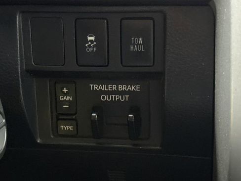 Used 2017 Toyota Tundra SR5 w/ SR5 Upgrade Package RWD image 26