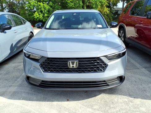Used 2025 Honda Accord SE image 2
