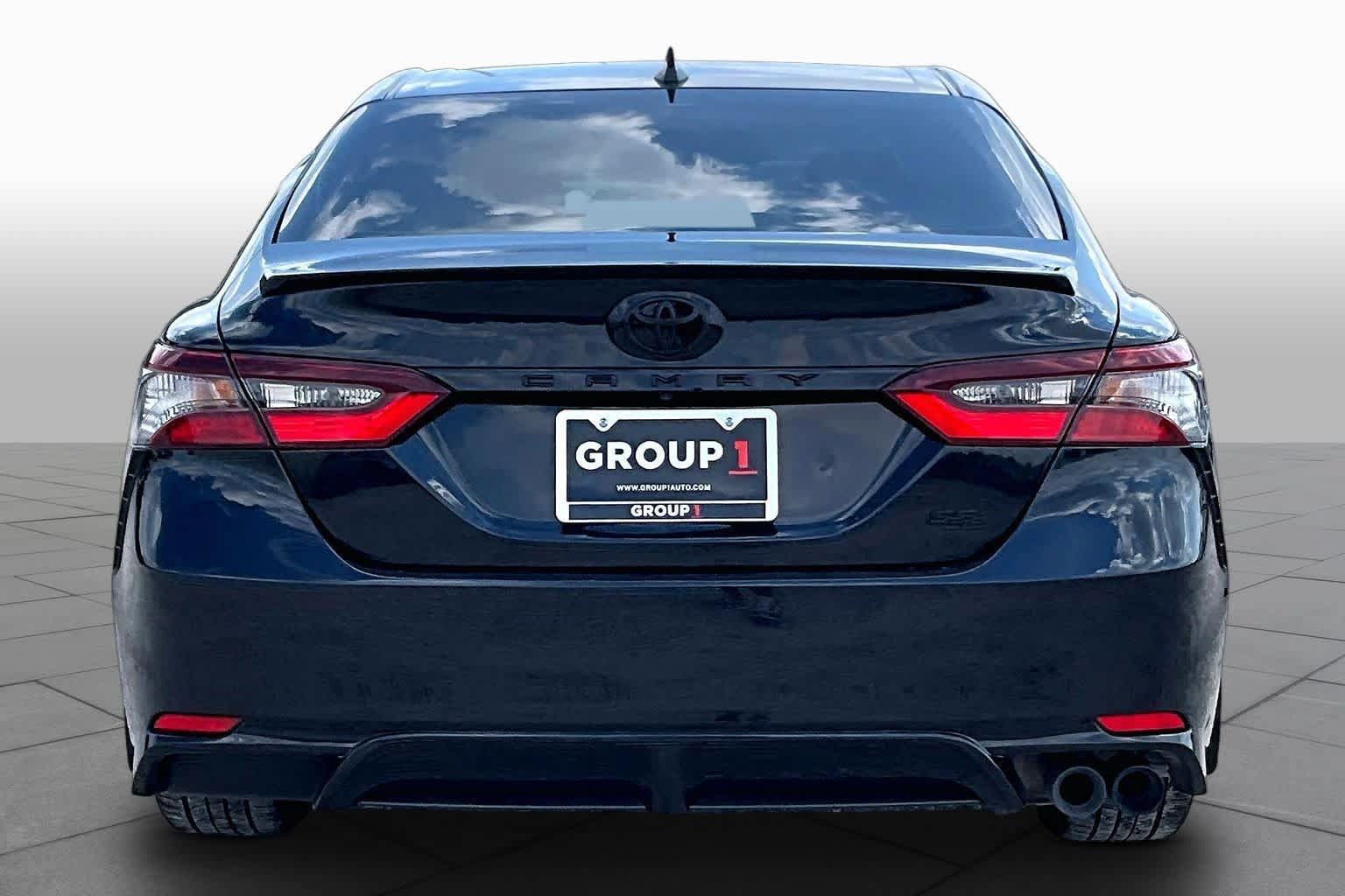 Used 2023 Toyota Camry SE FWD image 5