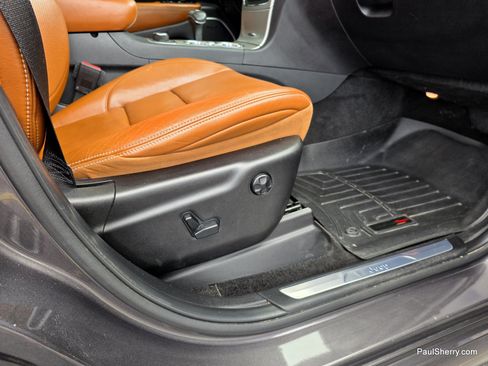 Used 2015 Jeep Grand Cherokee SRT AWD/4WD image 46
