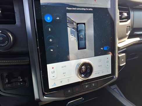 Used 2024 Ford Expedition Max Platinum image 12