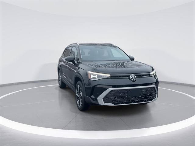 New 2026 Volkswagen Taos SE AWD/4WD image 3