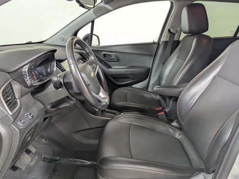 Used 2018 Chevrolet Trax LT w/ Redline Edition FWD image 18