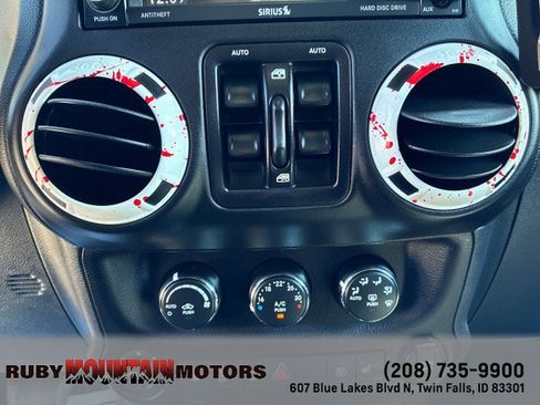 Used 2016 Jeep Wrangler Unlimited Rubicon w/ Dual Top Group AWD/4WD image 22