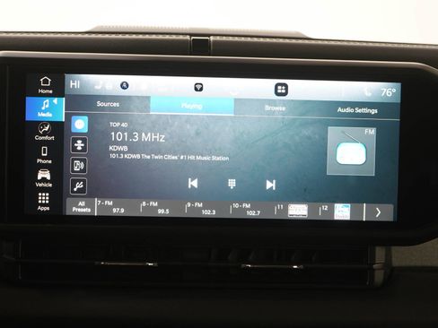 Used 2024 Jeep Wrangler Sahara image 17