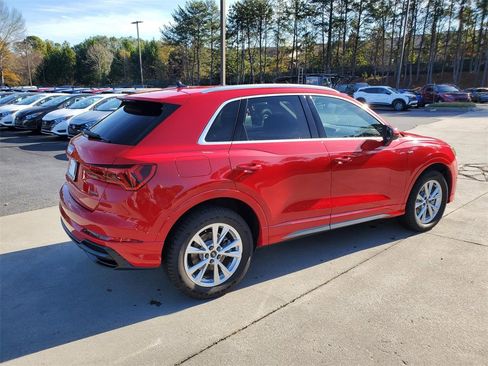 Used 2022 Audi Q3 2.0T Premium image 3