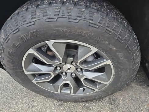 Certified 2025 Chevrolet Silverado 1500 RST image 10