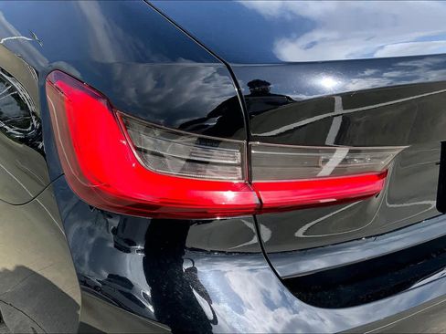 Used 2020 BMW 330i Sedan w/ Premium Package image 27