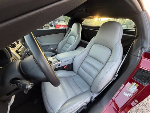 Used 2005 Chevrolet Corvette Coupe w/ Preferred Equipment Group RWD image 23