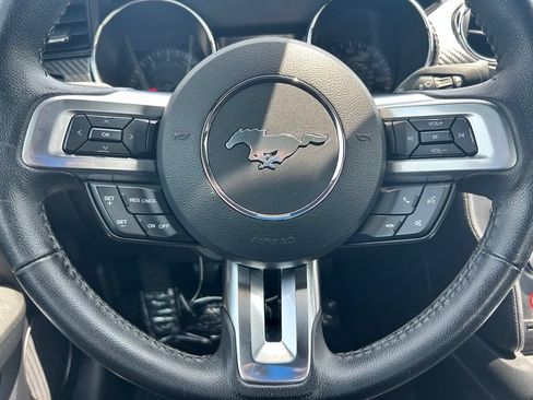 Used 2015 Ford Mustang Coupe RWD image 15