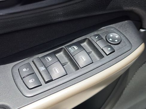 Certified 2018 Jeep Cherokee Latitude AWD/4WD image 18